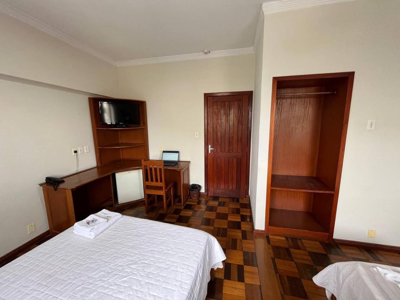 Acomodare Hotel- Sob Nova Direcao Tubarão Exterior photo